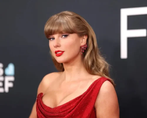 Taylor Swift Keeps Inspiring With Massive Holiday Giving