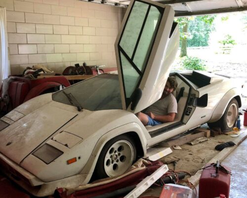Student Helps Grandma Clean Up and Finds Two Supercars Hidden 20 Years 